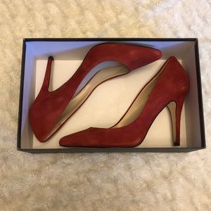EUC Barneys NY Vero Cuoio Heels sz 39